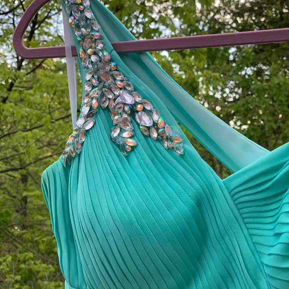 Size 2 Prom/Formal Dress - Picture 3 of 7